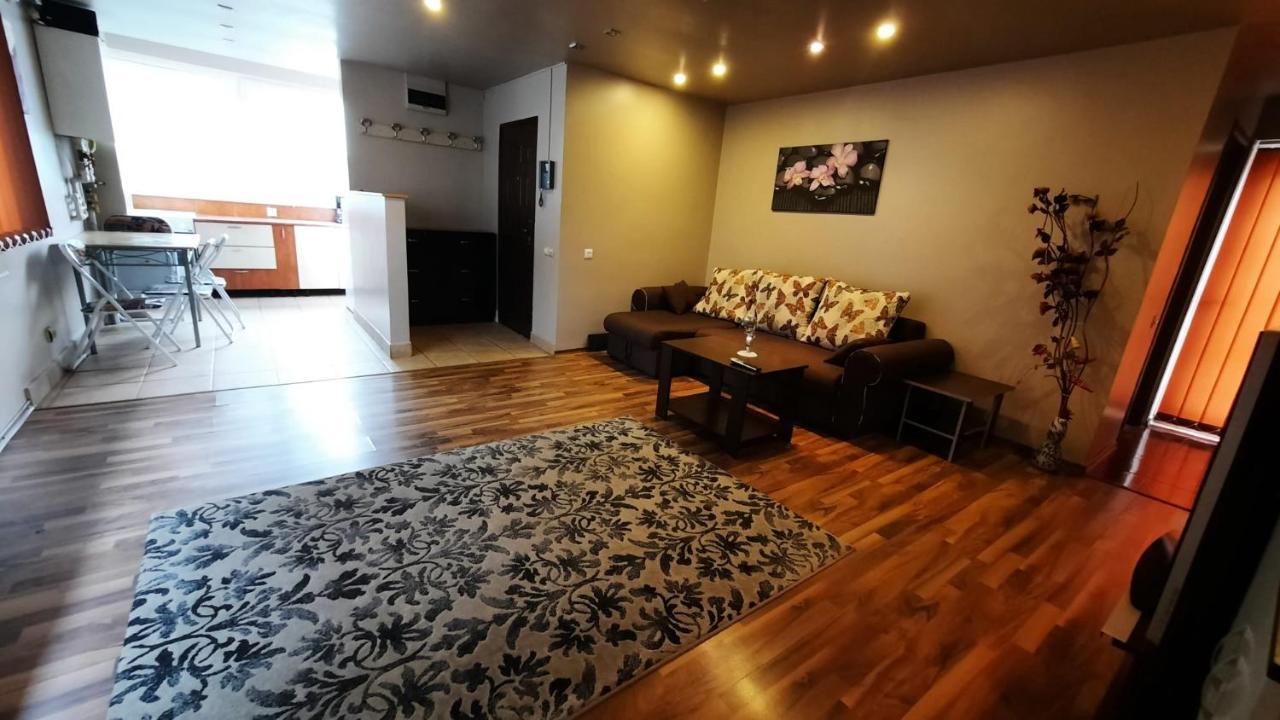 Apartament Laurentiu - Etaj.1 بوخارست المظهر الخارجي الصورة
